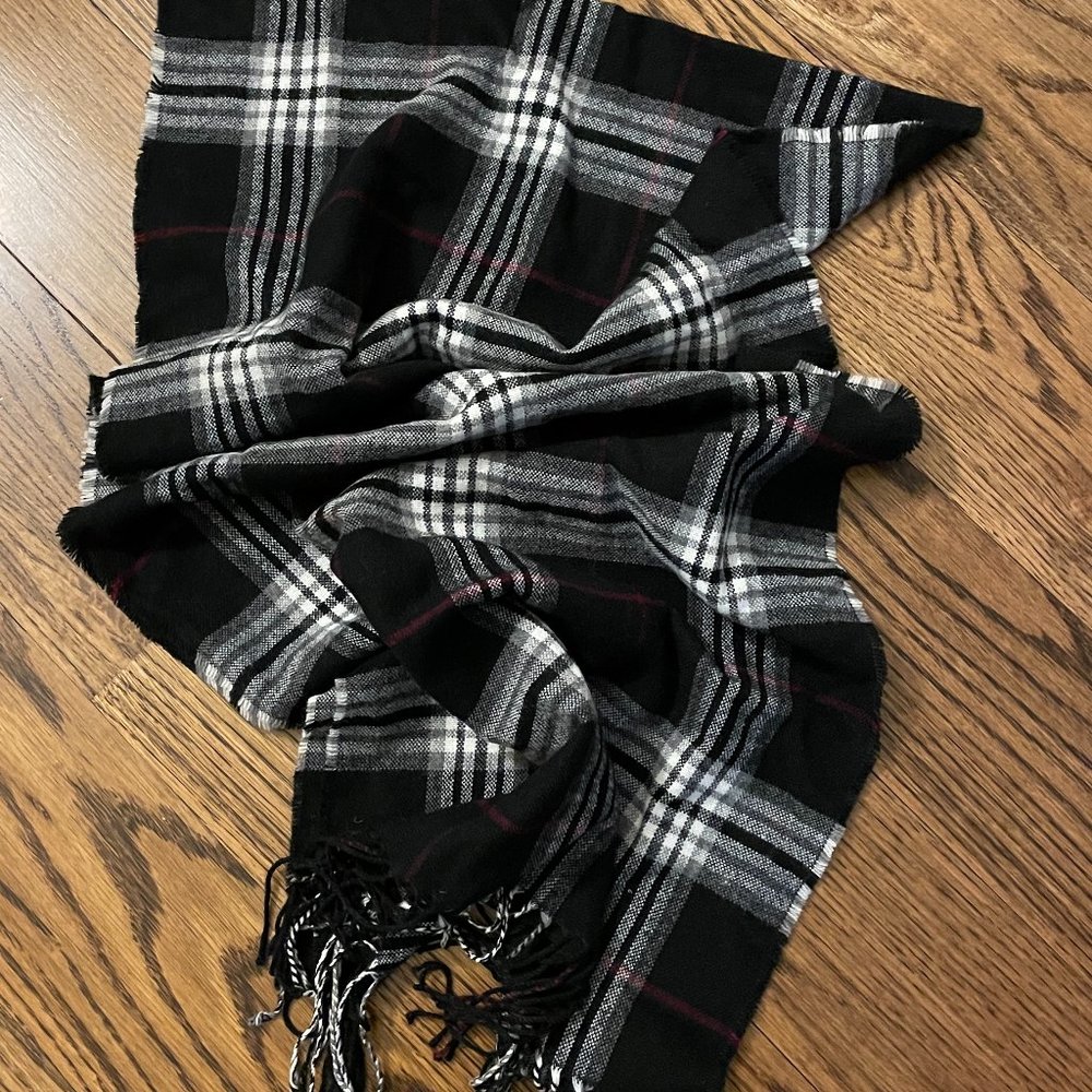GOOD FELLOW CLASSIC BLACK PLAID OBLONG SCARF